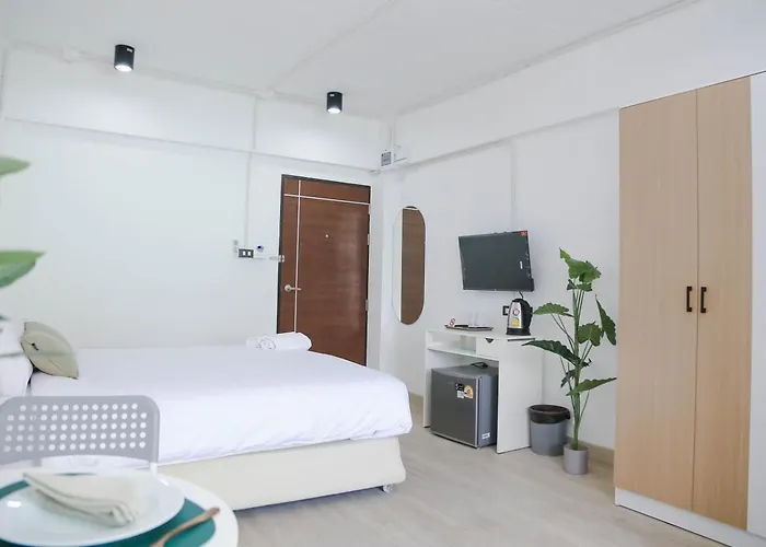 Chana Hotel 3*